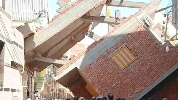 انهيار منزل فوق مسجد بالدقهلية بعد دقائق من صلاة الجمعة