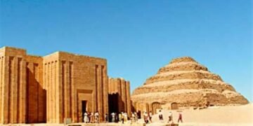 السياحة تطلق مشروعًا متكاملًا لتطوير الخدمات المقدمة للزائرين بمنطقة آثار سقارة