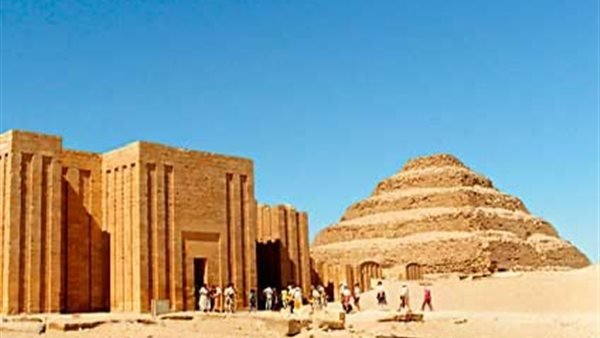السياحة تطلق مشروعًا متكاملًا لتطوير الخدمات المقدمة للزائرين بمنطقة آثار سقارة