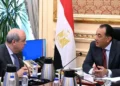 رئيس الوزراء يستعرض الموقف التنفيذي لمشروع مبنى الركاب “4” بمطار القاهرة الدولي