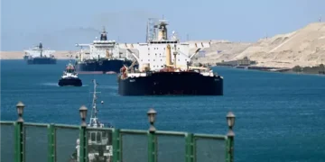 قناة السويس تتعاقد على قطع غيار بـ“نصف مليار ين” لتطوير 3 قاطرات بحرية