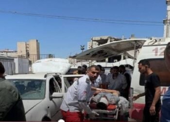 إصابة عدد من الفلسطينيين في قصف إسرائيلي وسط قطاع غزة