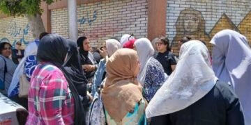 انتهاء امتحان الرياضيات التطبيقية للثانوية العامة.. وبدء خروج الطلاب