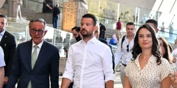 رئيس جمهورية الجبل الأسود وقرينته يزوران المتحف المصري الكبير