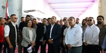 رئيس الوزراء يتفقد سير العمل بمشروع مارينا 8 في الساحل الشمالي