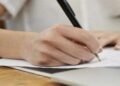 ضبط 4 حالات غش بسماعات ذكية داخل لجنة ثانوية عامة بالقليوبية