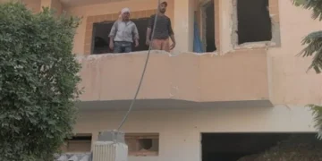 إصابة شخصين إثر سقوط حائط داخل مبنى بأكتوبر