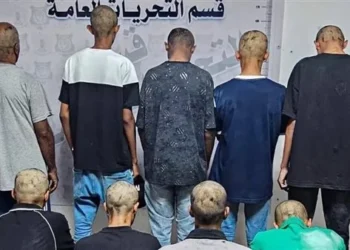 ليبيا توقف أشخاصًا أثاروا الفوضى خلال مباراة مصر بكأس العالم وتحلق شعرهم