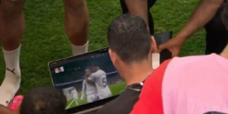 استخدمه “صلاح” لخداعهم.. تفاصيل الفيديو الذي شاهده الفراعنة أمام أستراليا