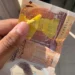 ضبط طالب ثانوية عامة أخفى سماعة غش داخل ورقة نقدية بقنا