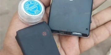 قبل امتحاني الكيمياء والجغرافيا.. ضبط سماعات غش بحوزة 7 طالبات بإحدى لجان الثانوية العامة بقنا