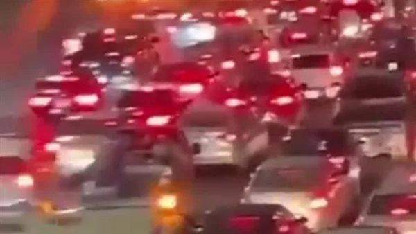 إغلاق طرق ومؤسسات حكومية.. مظاهرات واحتجاجات في ليبيا بسبب انقطاع الكهرباء