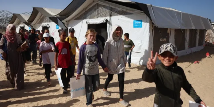 اليونيسيف: لا حماية للأطفال في غزة والقنابل لا تزال تتساقط من السماء