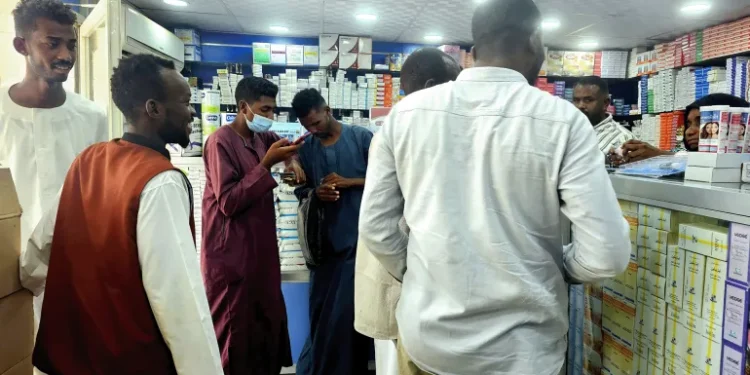“إعلان حرب على المرضى”.. صيادلة السودان يحذرون من تداعيات ارتفاع أسعار الدواء