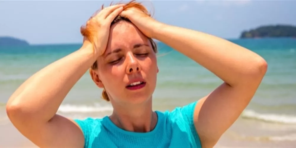 الدوخة في موجة الحر.. متى تكون عرضًا طبيعيًا ومتى تتحول لخطر؟