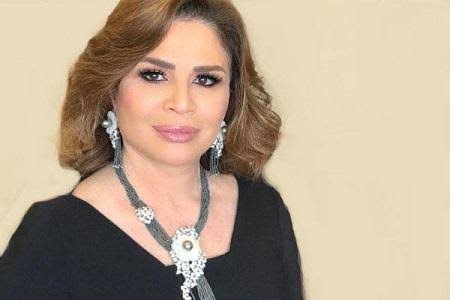 إلهام شاهين تزور أول كنيسة مصرية في كندا: تحيا مصر بأبنائها الناجحين