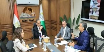 محافظ الجيزة يوجه بإنشاء سوق حضارى بالعروبة والتصدى لإشغالات كورنيش الوراق