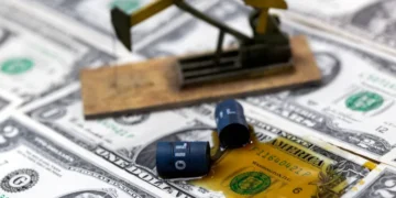 النفط يقفز 11% وسط تصعيد أمريكا وإيران.. والذهب تحت ضغط الفائدة
