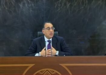 مدبولي يبحث حزمة حوافز لدمج العمالة غير المنتظمة والمصريين بالخارج في مظلة الحماية الاجتماعية