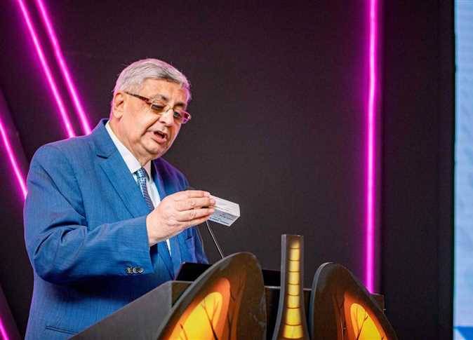 السالمونيلا تضرب البيض والدواجن.. مستشار الرئيس للصحة يكشف الحقيقة