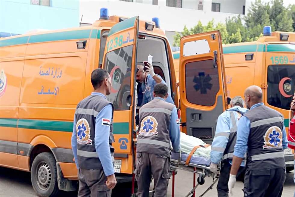 مصرع 3 وإصابة 51 شخصًا في حادث تصادم مروع على محور الضبعة