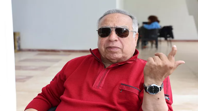 محمد العدل يفاجأ بتسجيل 4 خطوط محمول باسمه ويكشف تفاصيل الواقعة