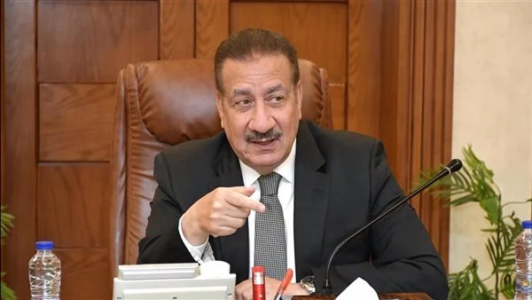 محافظ بورسعيد يوقف تشغيل مطعم أسماك وحلواني شهيرين بسبب مخالفات تهدد سلامة الغذاء