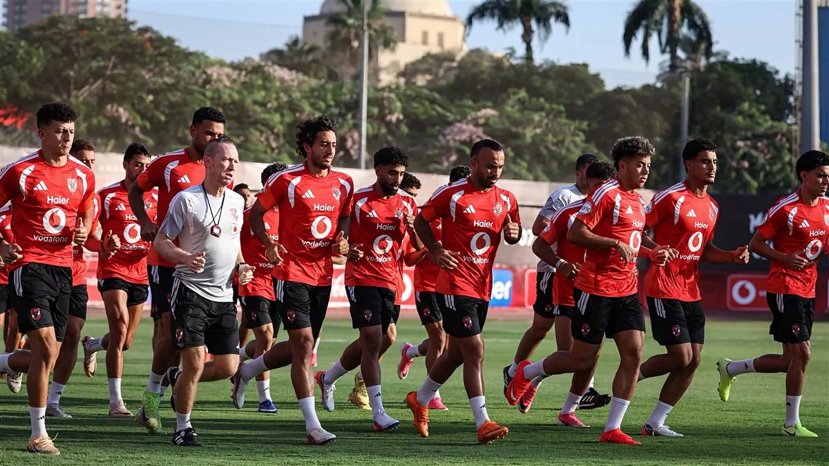 الأهلي يبدأ مشوار الدوري بمواجهة الشرقية إنبي.. أين تشاهد المباراة ومن يعلق عليها؟