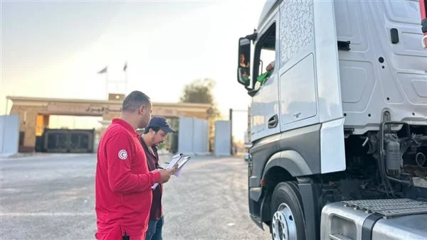 من مصر إلى غزة.. قافلة جديدة بالمساعدات الطبية والغذائية والمواد البترولية