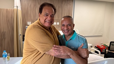 بعد القلق الشديد على صحته.. أحمد موسى يطمئن جمهوره بصورة له