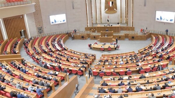 مقترح برلماني لتقنين أوضاع سائقي أوبر.. تفاصيل