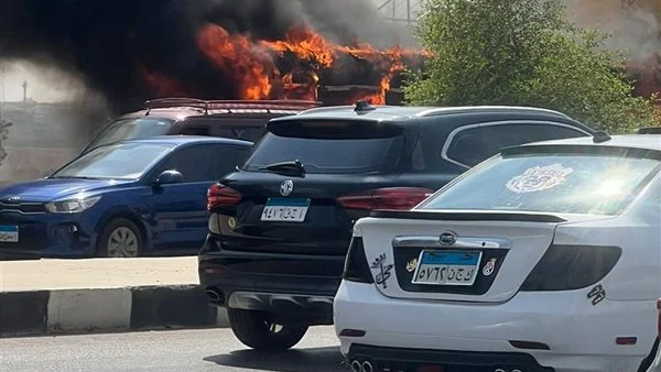 النيران تشتعل في أتوبيس نقل عام بمدينة نصر.. وتحرك عاجل للحماية المدنية