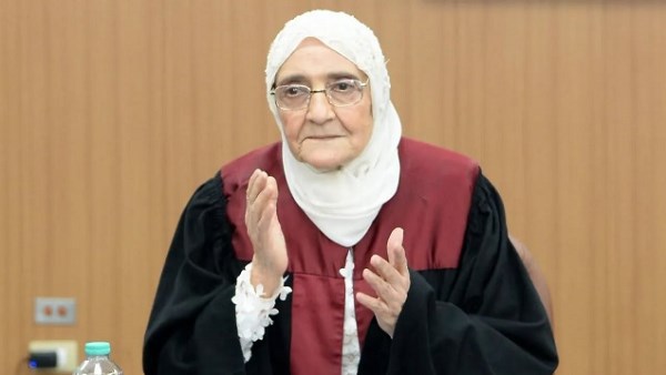آمال إسماعيل: تكريم الرئيس السيسي أكبر تقدير لمسيرتي العلمية