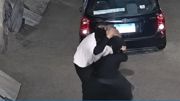 دافعت عن زوجها بطريقة صادمة.. القبض على صاحبة «حركة المصارعة»