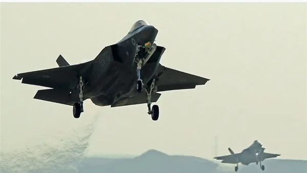 حريق يلتهم مقاتلة F-35 داخل قاعدة ميرامار الأمريكية.. وتحرك عاجل لفرق الطوارئ