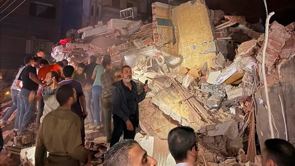 انهيار عقار سكني بمدينة زفتى في الغربية.. والدفع بـ6 سيارات إسعاف