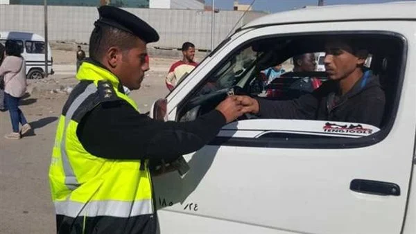 حملات مرورية مكثفة.. ضبط 120 ألف مخالفة وفحص 985 سائقًا خلال يوم واحد