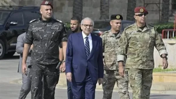 تصعيد جديد جنوب لبنان.. انفجارات في أجواء صور بالتزامن مع زيارة رئيس الوزراء