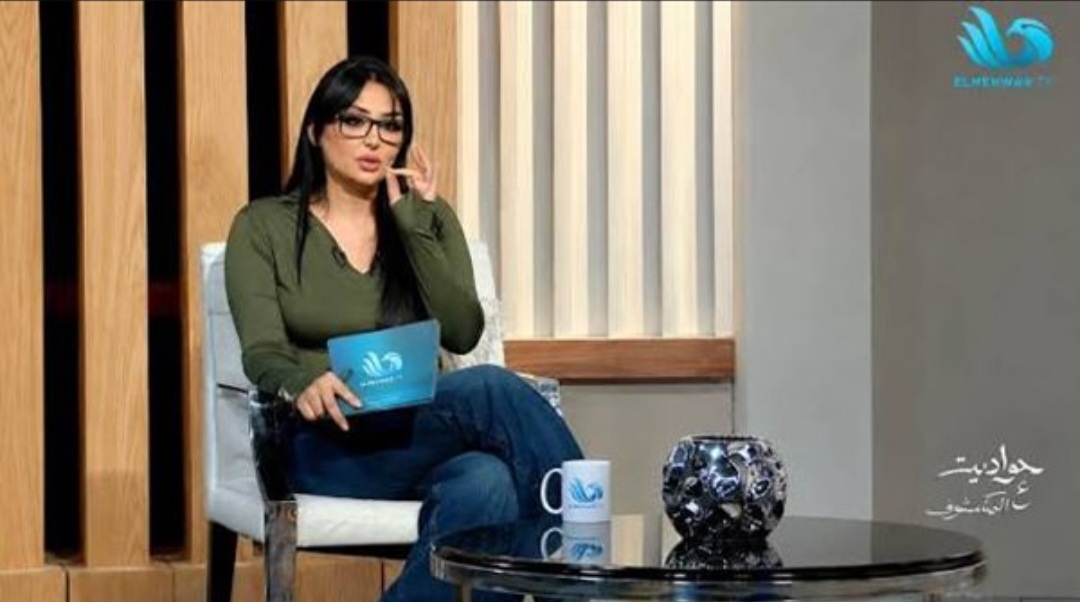 بسبب الإساءة للأديان.. إيقاف برنامج دينا المصري المذاع على قناة المحور بشكل نهائي
