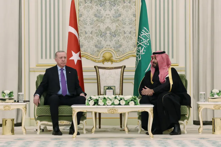 السعودية وتركيا وباكستان توقع اتفاقية دفاع مشترك في جدة اليوم