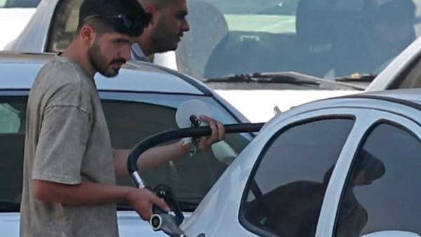 الوقود ينفد في إيران.. والحكومة تعترف بصعوبة استمرار الدعم
