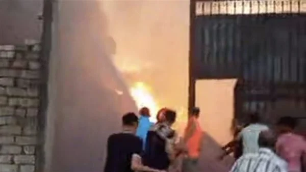 حريق مصنع تنر بالإسكندرية.. الدفع بـ15 سيارة إطفاء لإخماد النيران