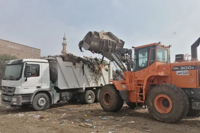 نقيب الزبالين يهدد: «هنسيب القمامة ومش هنشيلها»