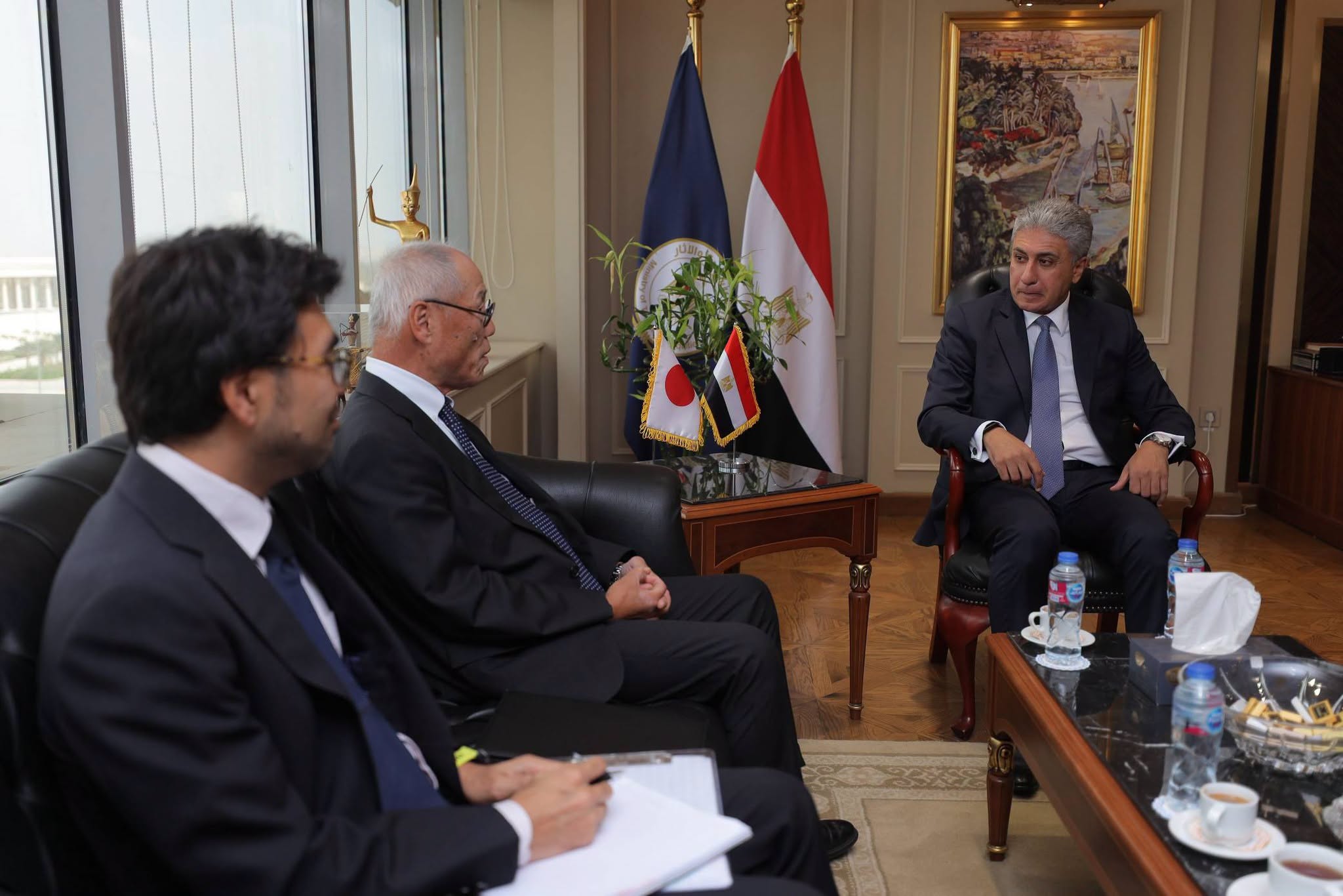 وزير السياحة يفتح ملفًا مهمًا مع السفير الياباني في القاهرة