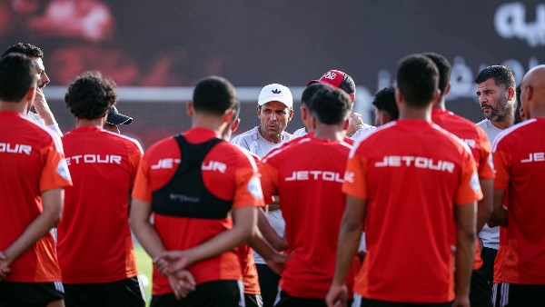 «مباراة الزمالك الفرصة الأخيرة».. محمد عبد الجليل يتحدث عن عموتة