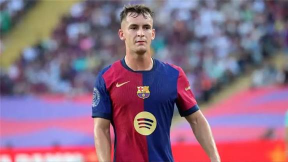كاسادو يفتح صفحة جديدة.. ماذا ينتظر لاعب برشلونة بعد الرحيل؟