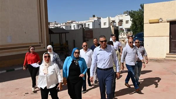 محافظ جنوب سيناء يوجه بسرعة إنهاء استعدادات المدارس قبل بدء الدراسة