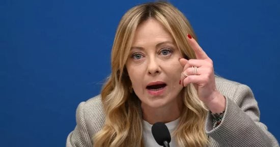 حظر الحجاب والبرقع وحد أقصى للطلاب الأجانب.. تفاصيل قواعد ميلوني الجديدة في مدارس إيطاليا