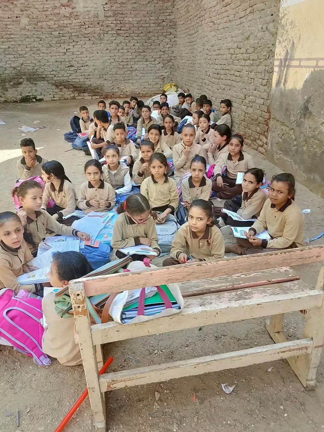 تعليم الشرقية تكشف تفاصيل واقعة تلاميذ العدلية وتحيل المعلمة للتحقيق
