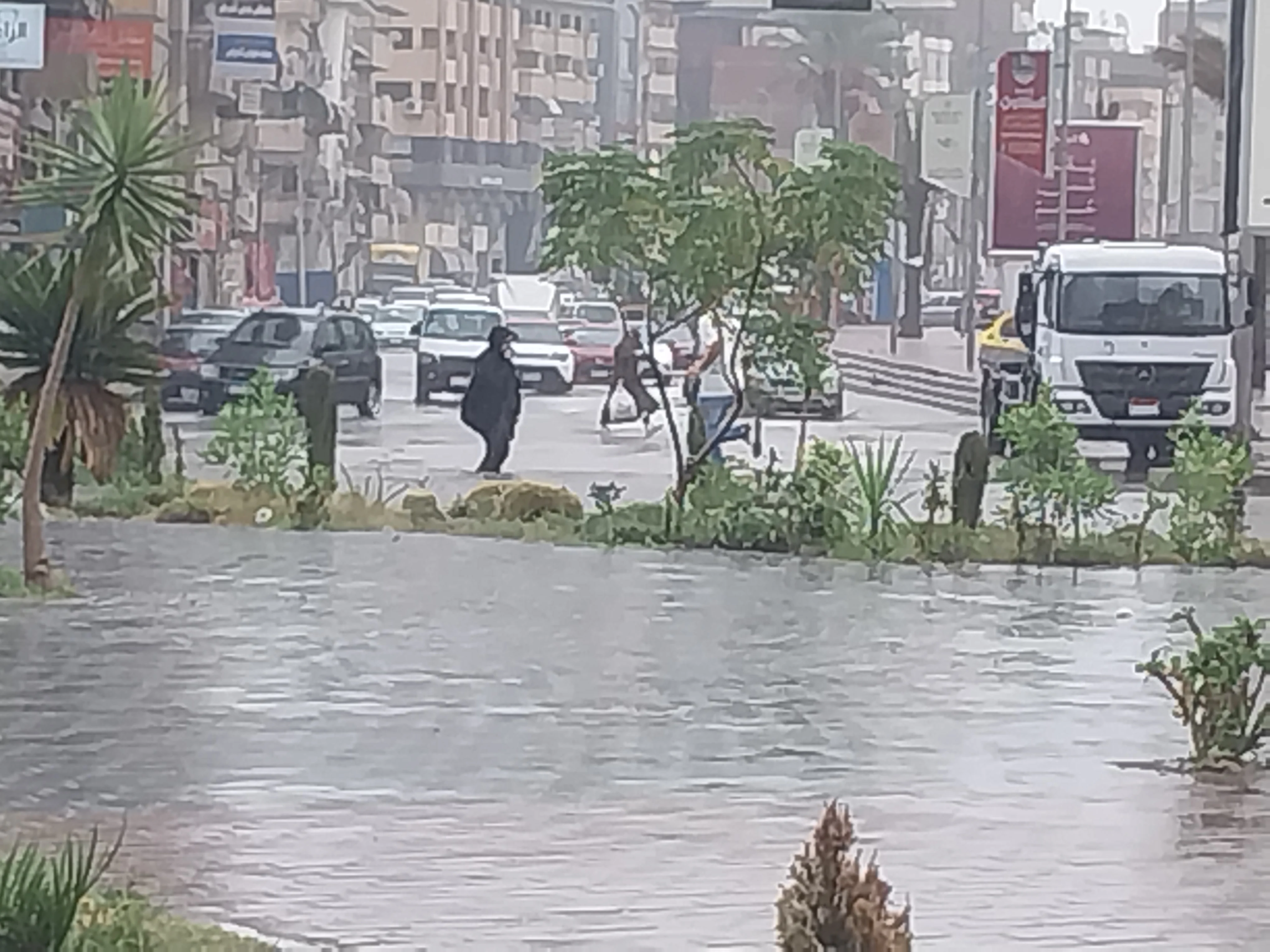 شلالات أمطار تضرب دمياط وتحول مفاجئ في حالة الطقس